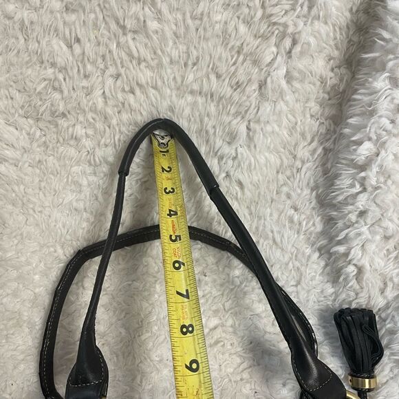 B. Makowsky soft leather black shoulder bag gold tone hardwares &tassel accents. - Picture 10 of 13